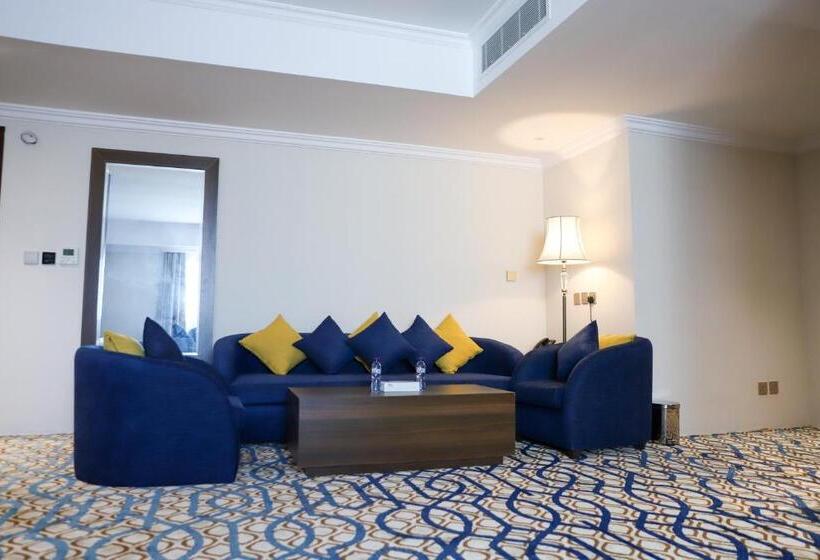 스탠다드 스튜디오, Hola