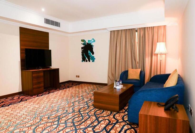 수피리어 스튜디오, Hola