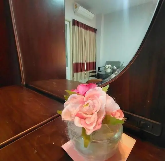 バルコニー付きスタンダードルーム, The Rich Room ห้องพักนครราชสีมา