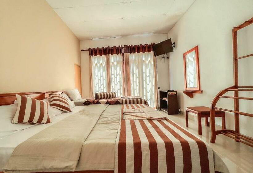 Quarto Triplo Estandar, Hillcrest Haputale