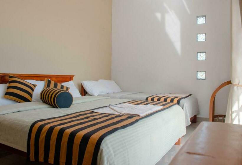 Quarto Familiar, Hillcrest Haputale