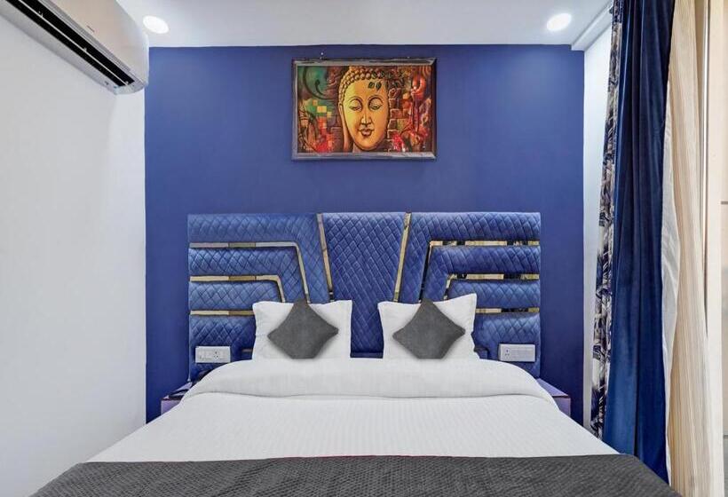 Трехместный Номер Классика, Collection O 811307  Gold Inn