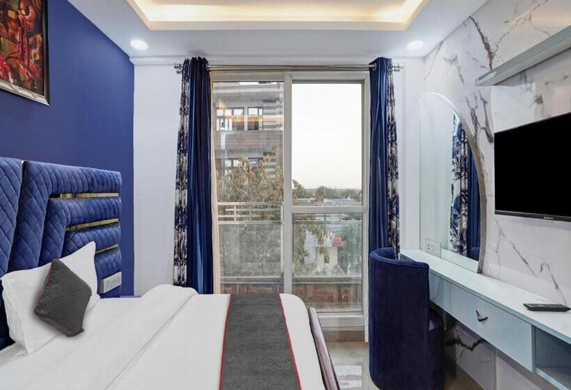 Трехместный Номер Классика, Collection O 811307  Gold Inn