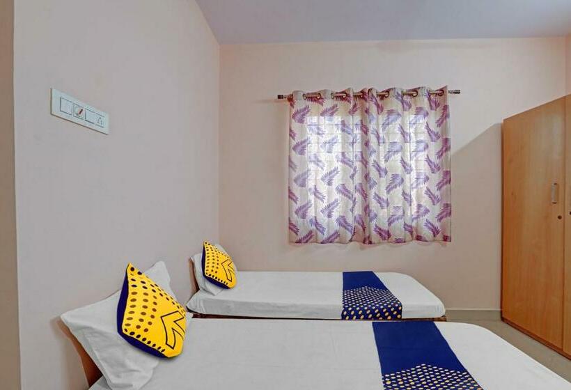 トリプルクラシックルーム, Spot On 81069 New Mysore Stays