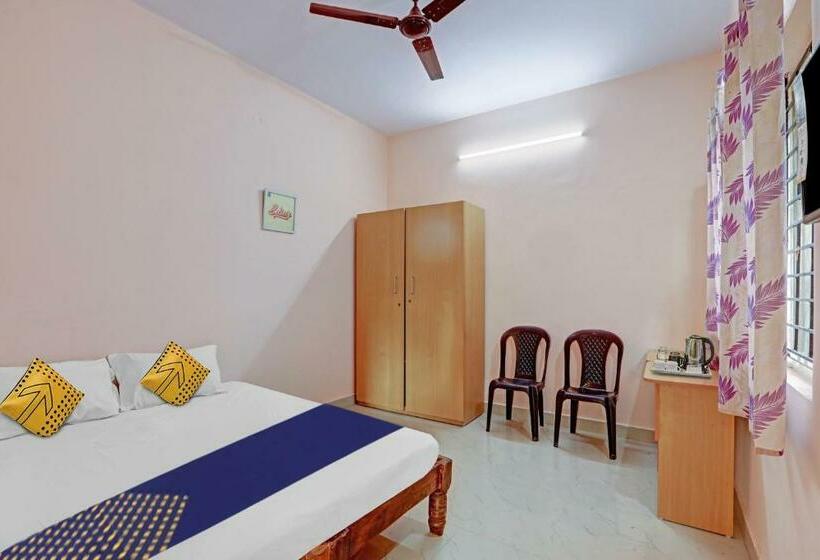 トリプルクラシックルーム, Spot On 81069 New Mysore Stays