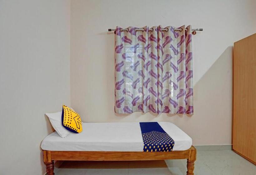 トリプルクラシックルーム, Spot On 81069 New Mysore Stays