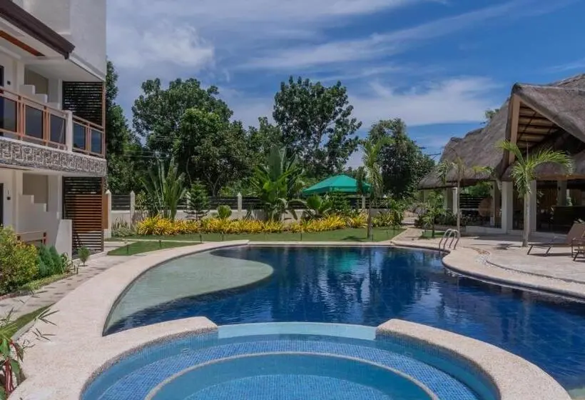 اتاق استاندارد سه تخته با چشم‌انداز استخر, The Mayana Resort