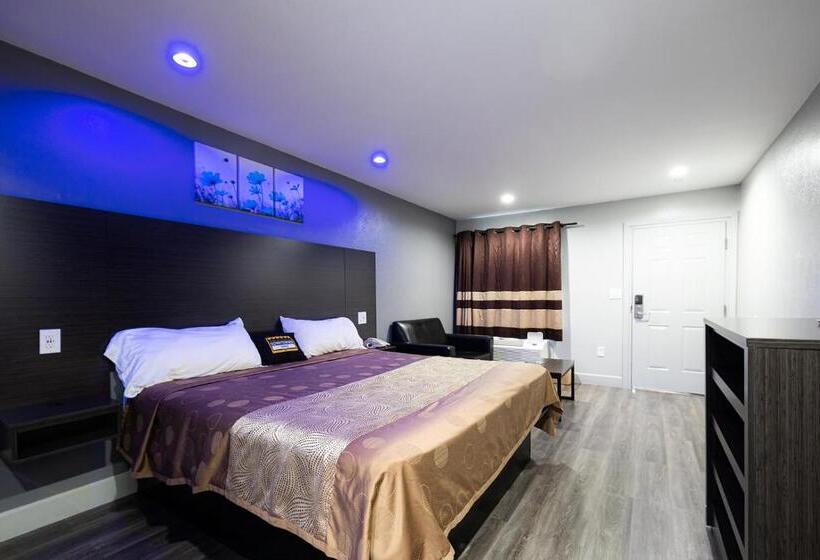 חדר סטנדרט עם מיטת קינג, Downtowner Inns   Houston Downtown & Convention Center