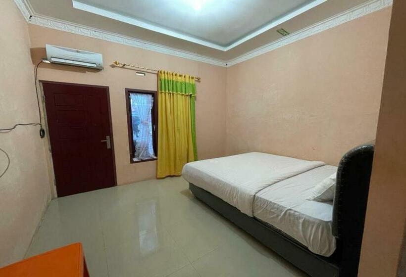 디럭스 룸, Oyo 92464 Efniati Homestay Syariah