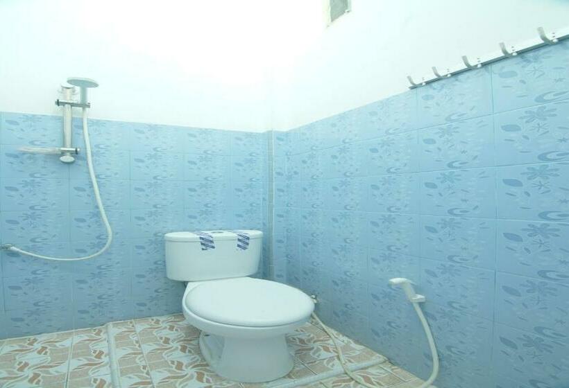 디럭스 룸, Oyo 92464 Efniati Homestay Syariah