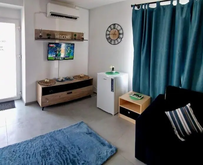 デラックスの４人部屋, Mbi Smart Central
