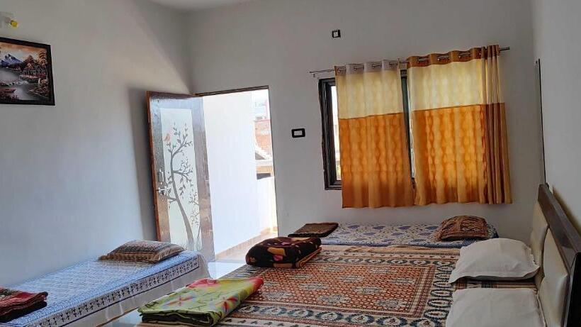 شقة غرفة واحدة, Oyo Home 81057 Mahakali Homestay