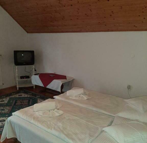 スタンダードトリプルルーム, Magyar Csárda és Vendégház