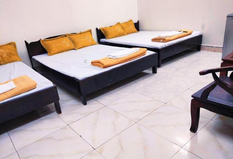 اتاق لوکس خانوادگی, Thành đạt 1