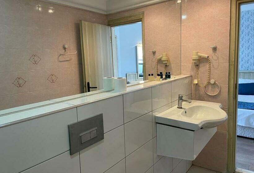 Номер Economy, Awen Lara