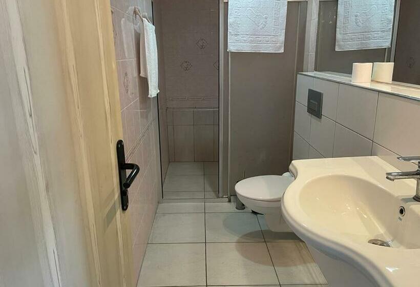 Номер Economy, Awen Lara