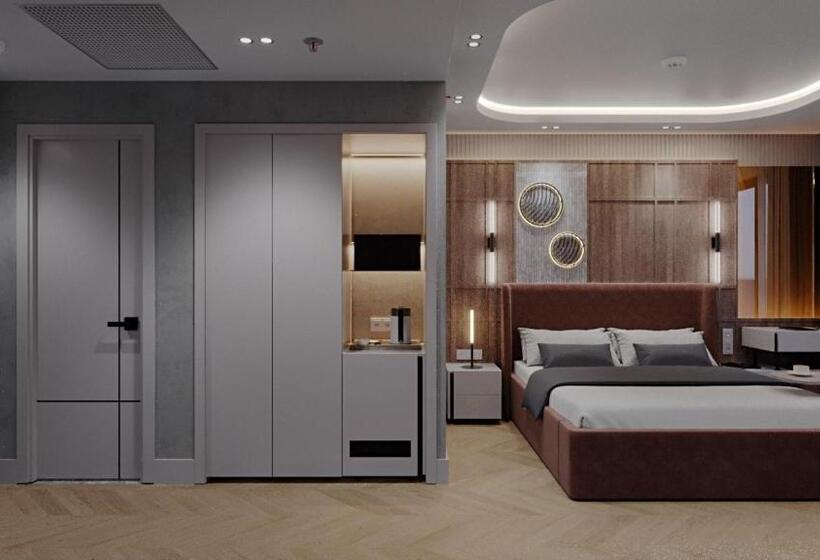 Номер Superior, Awen Lara