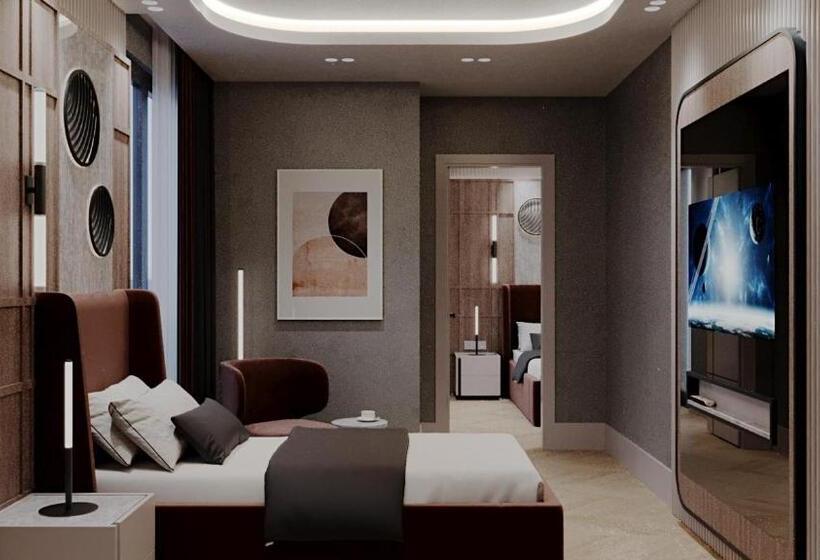 Family Suite, Awen Lara