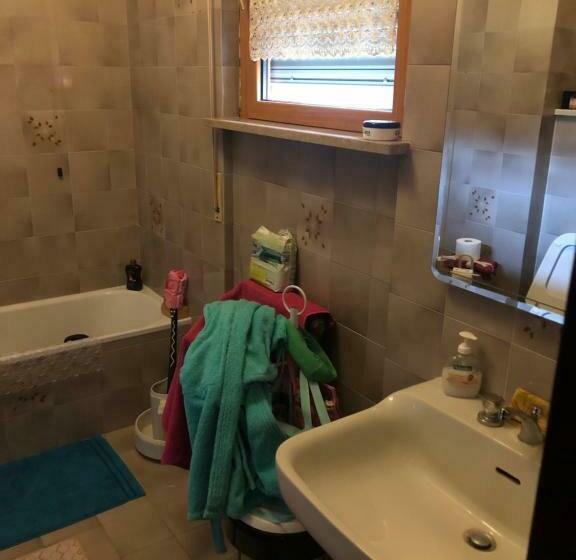 חדר סטנדרט, Host&home