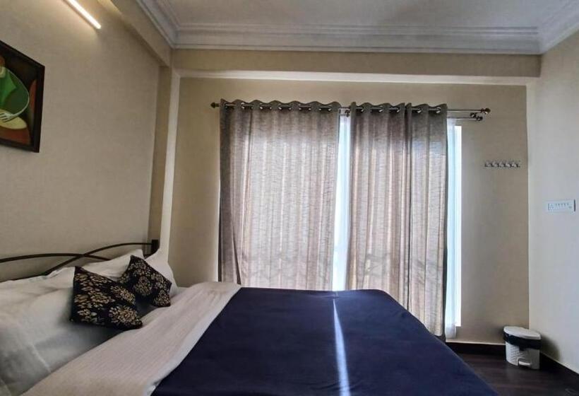 اتاق لوکس با تخت بزرگ, Odyssey Stays Shillong, Dhankheti