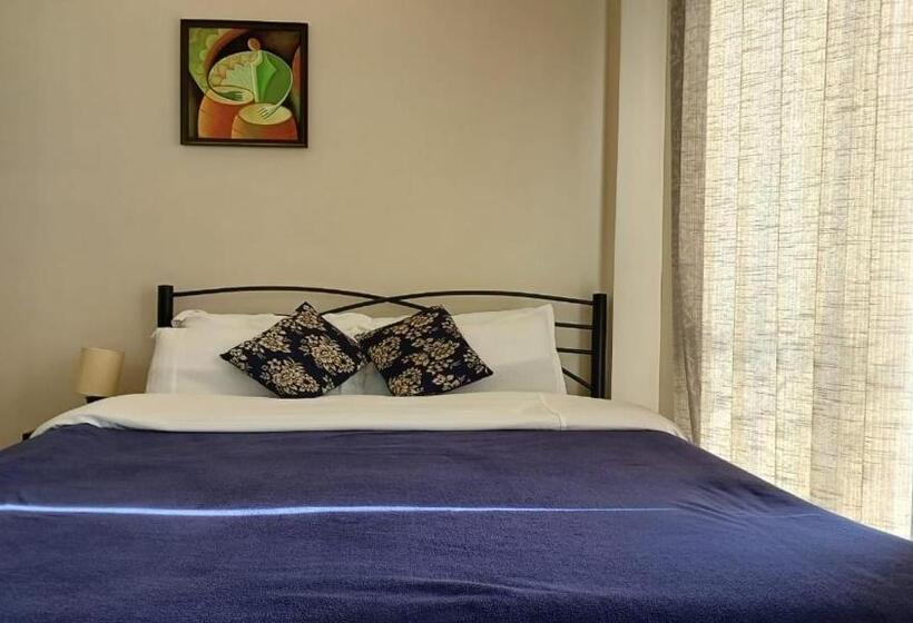 اتاق لوکس با تخت بزرگ, Odyssey Stays Shillong, Dhankheti