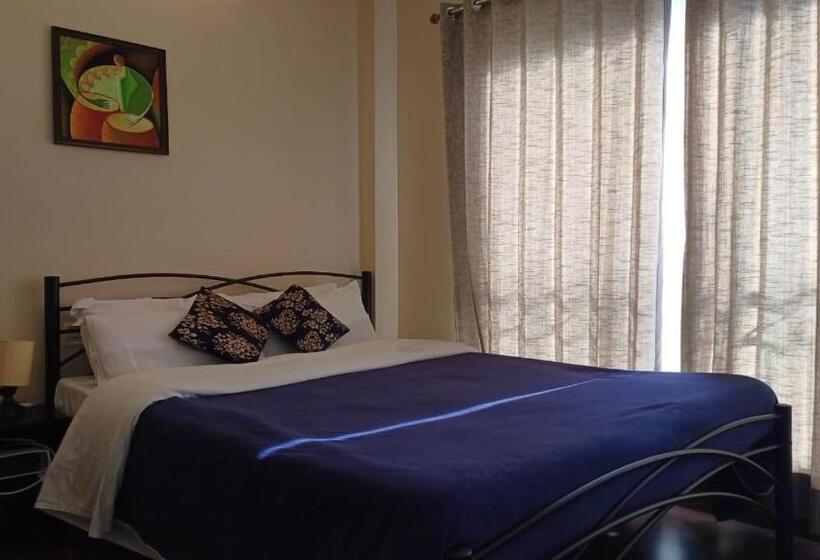 اتاق لوکس با تخت بزرگ, Odyssey Stays Shillong, Dhankheti