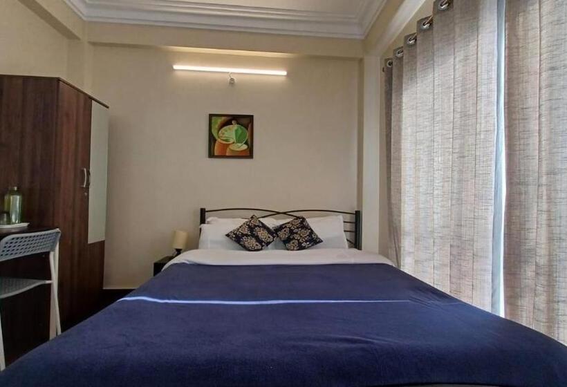 اتاق لوکس با تخت بزرگ, Odyssey Stays Shillong, Dhankheti