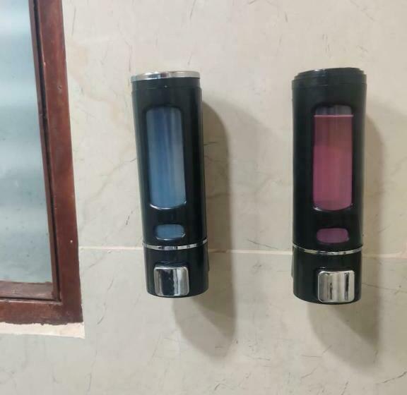 Deluxe Zimmer, Dev Residency