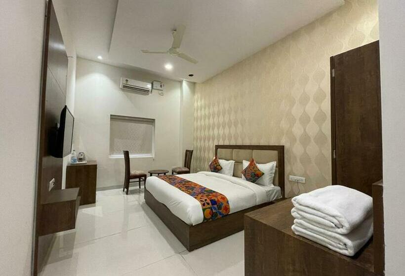 Standardrum, Seth Residency Near Golden Temple