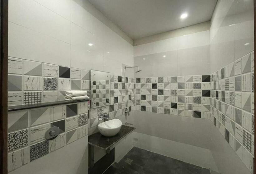 Standardrum, Seth Residency Near Golden Temple