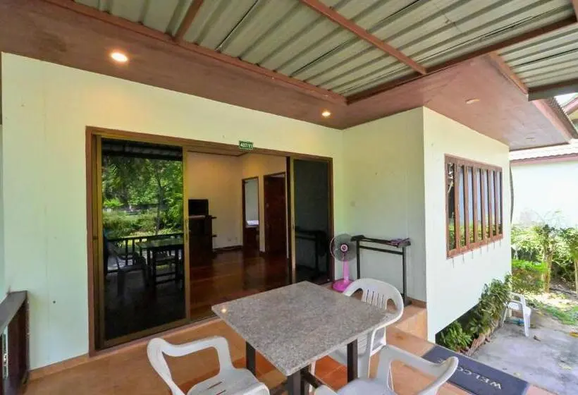 スタンダード4人部屋, Poowadee Resort