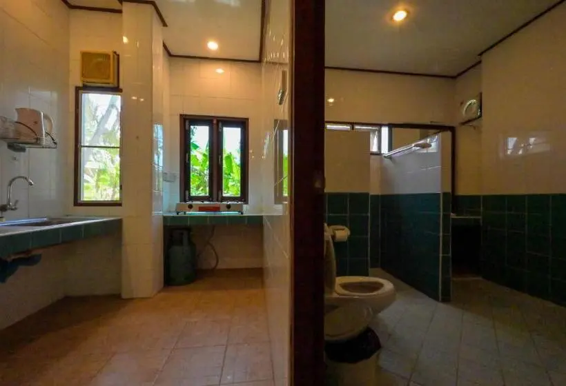 スタンダード4人部屋, Poowadee Resort