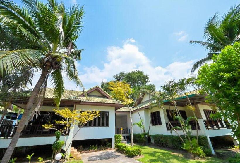 4인용 스탠다드 룸, Poowadee Resort