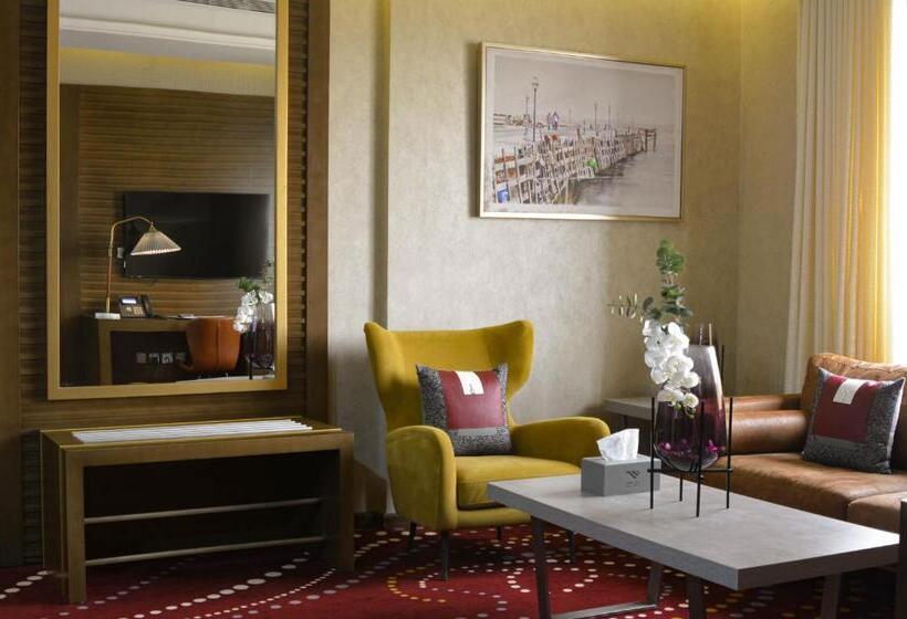 Suite Familiar, Redwaves Hotel فندق ريدويفز