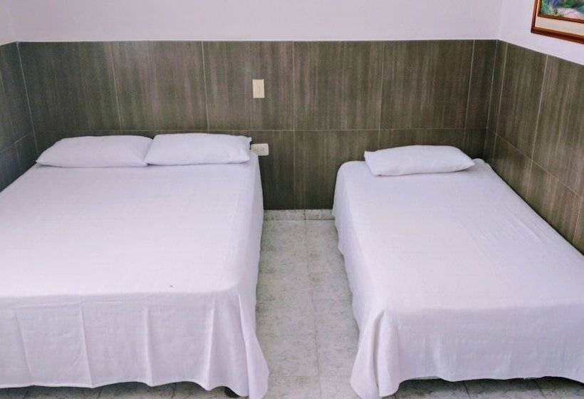 スタンダードトリプルルーム, Bahia Blanca