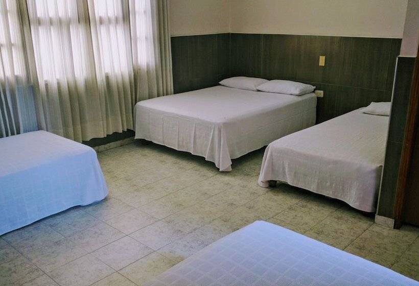 スタンダード４人部屋, Bahia Blanca