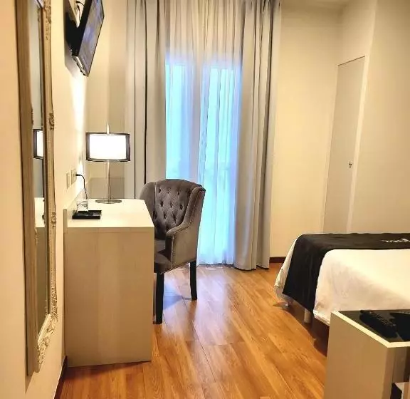 اتاق استاندارد یک نفره, Capitol Boutique