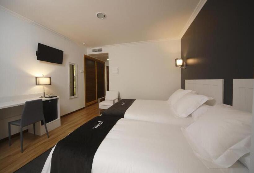 スタンダードトリプルルーム, Capitol Boutique