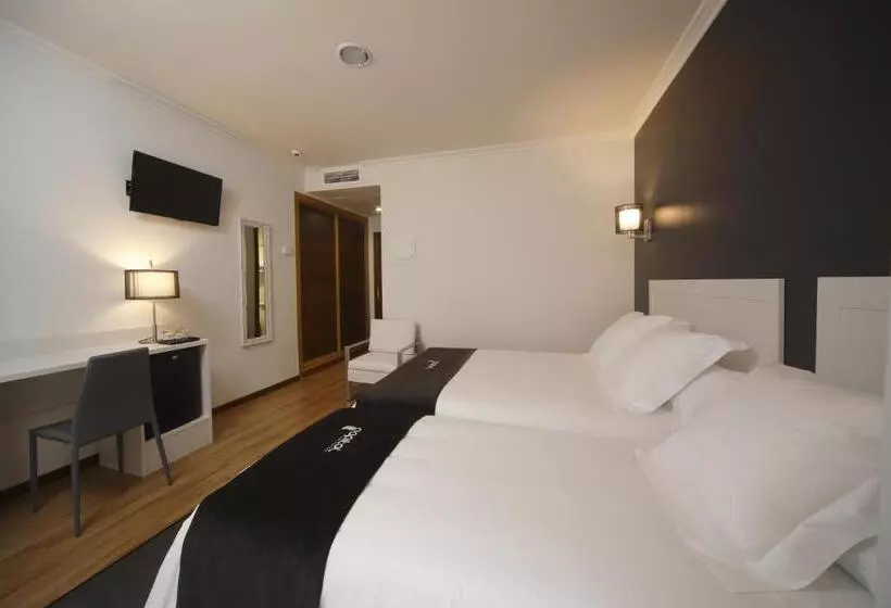 اتاق استاندارد سه نفره, Capitol Boutique