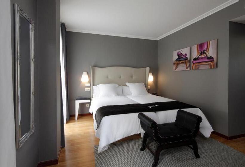 スタンダードルーム, Capitol Boutique