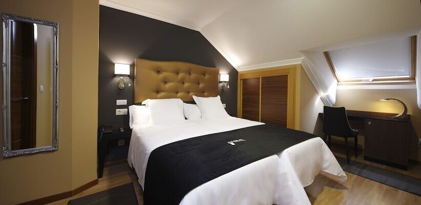 スタンダードルーム, Capitol Boutique