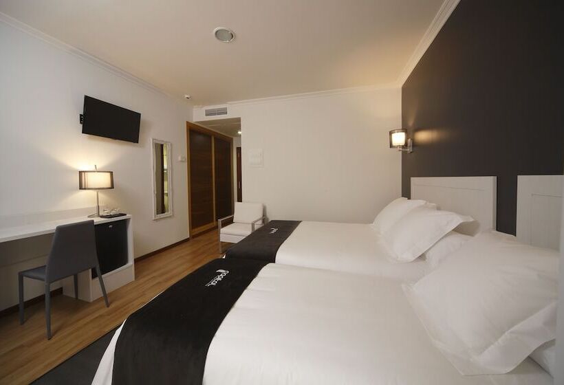 スタンダードトリプルルーム, Capitol Boutique