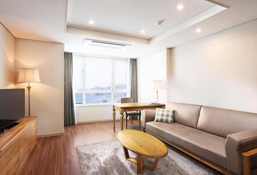 Полулюкс с Видом, Crown Harbor Hotel Busan