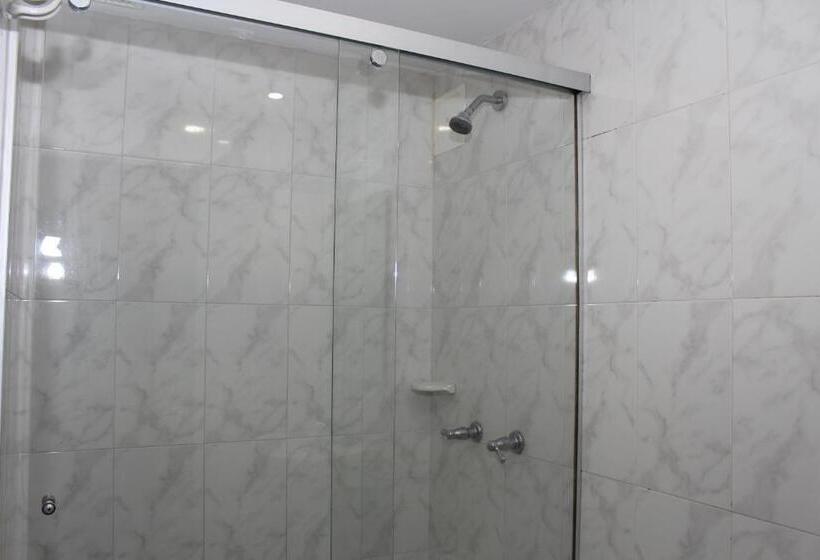 四人标准间, Dorado Plaza Bogota