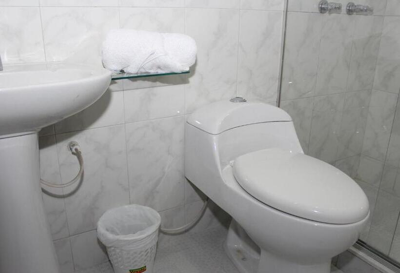 חדר סטנדרט לארבעה, Dorado Plaza Bogota