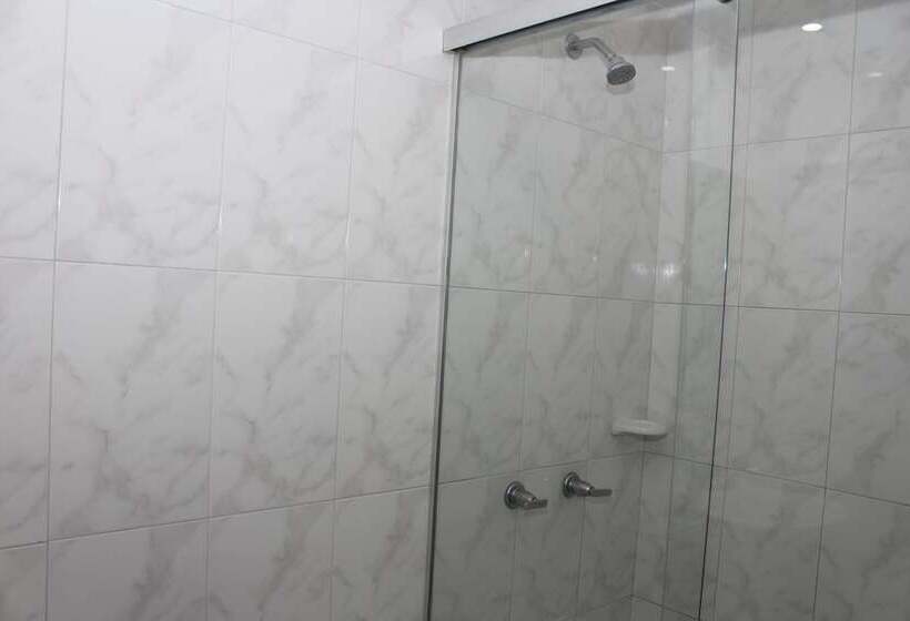 四人标准间, Dorado Plaza Bogota