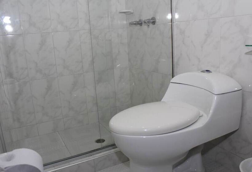 חדר סטנדרט לארבעה, Dorado Plaza Bogota