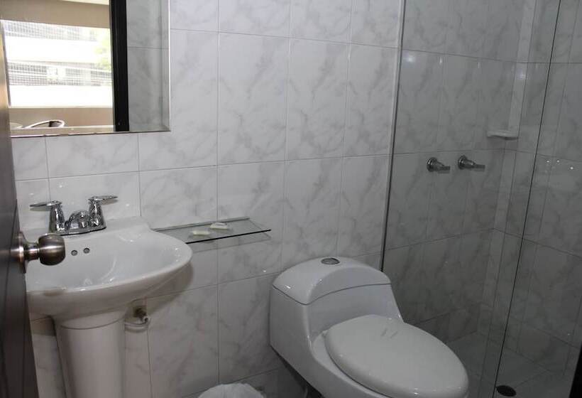 חדר סטנדרט לארבעה, Dorado Plaza Bogota