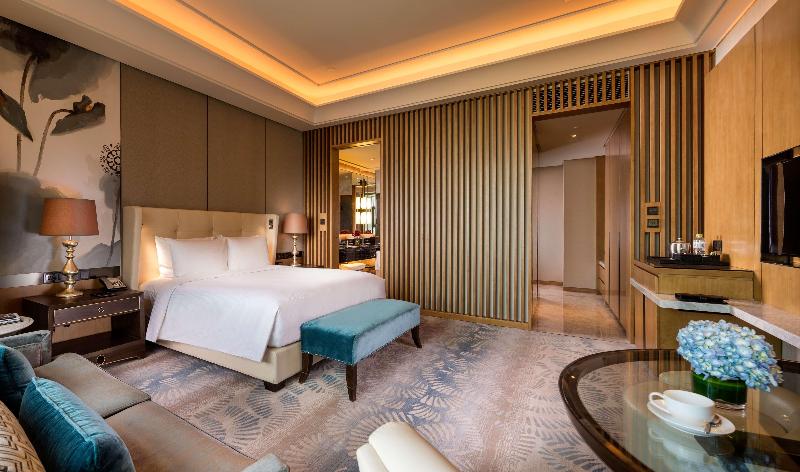 스탠다드 룸 킹사이즈 침대, Hilton Urumqi