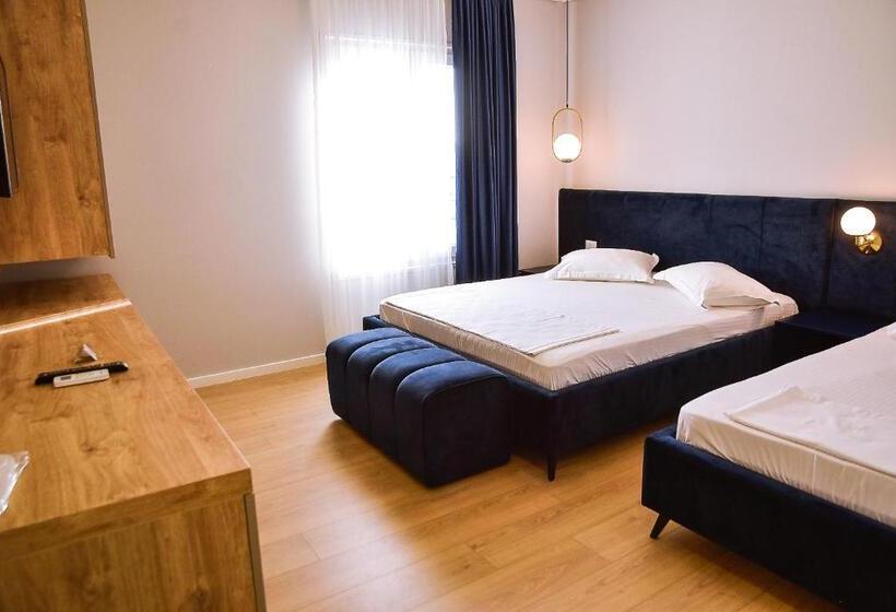 חדר דלוקס לשלושה, Jurgen